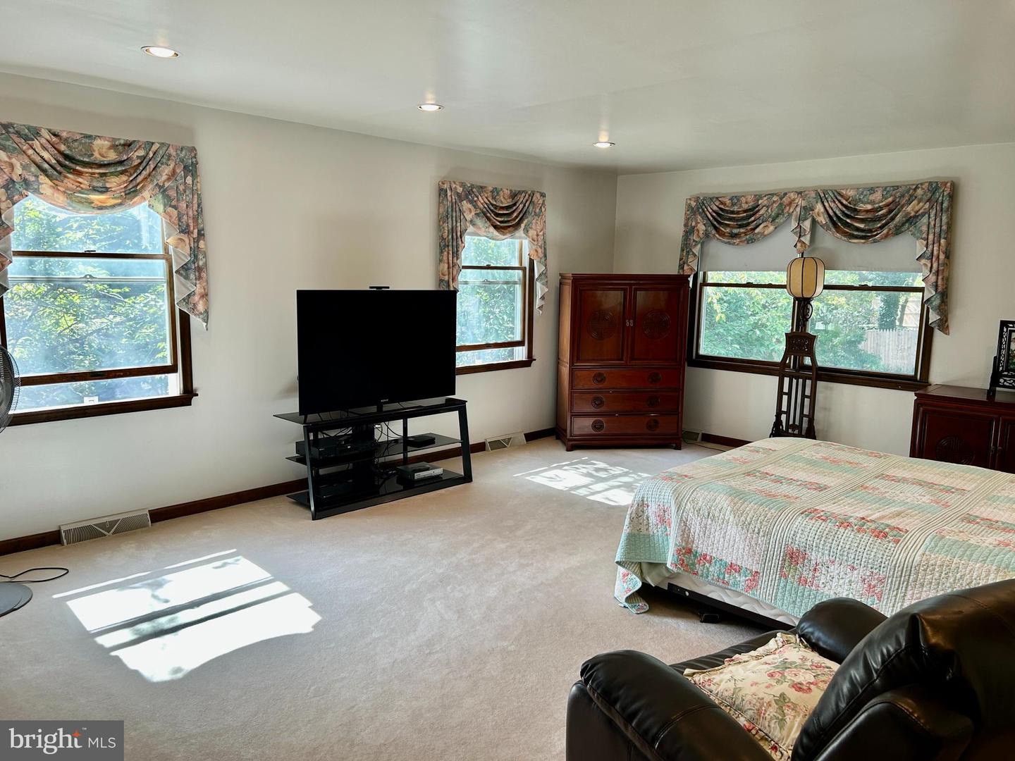 Lafayette Hill, Pennsylvania, 19444, United States, 4 Bedrooms Bedrooms, ,3 BathroomsBathrooms,Residential,Active,1944026