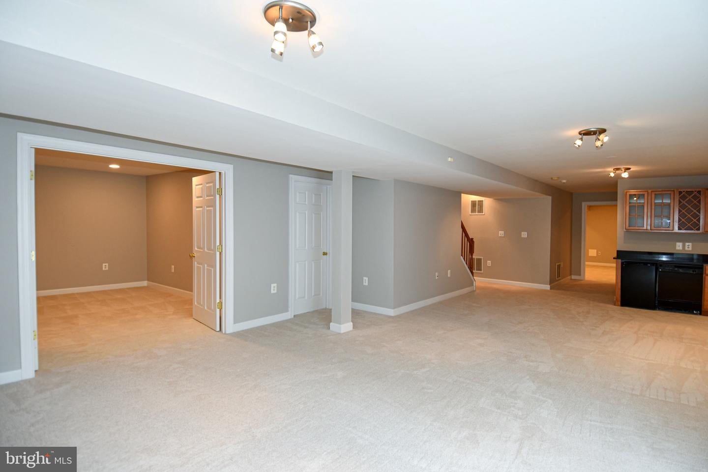 Ashburn, Virginia, 20147, United States, 6 Bedrooms Bedrooms, ,5 BathroomsBathrooms,Residential,Active,1914776