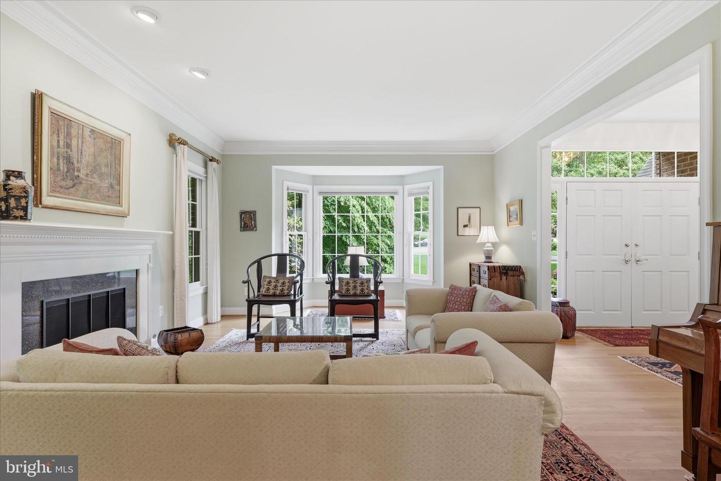 Oakton, Virginia, 22124, United States, 5 Bedrooms Bedrooms, ,5 BathroomsBathrooms,Residential,Pending,2045766