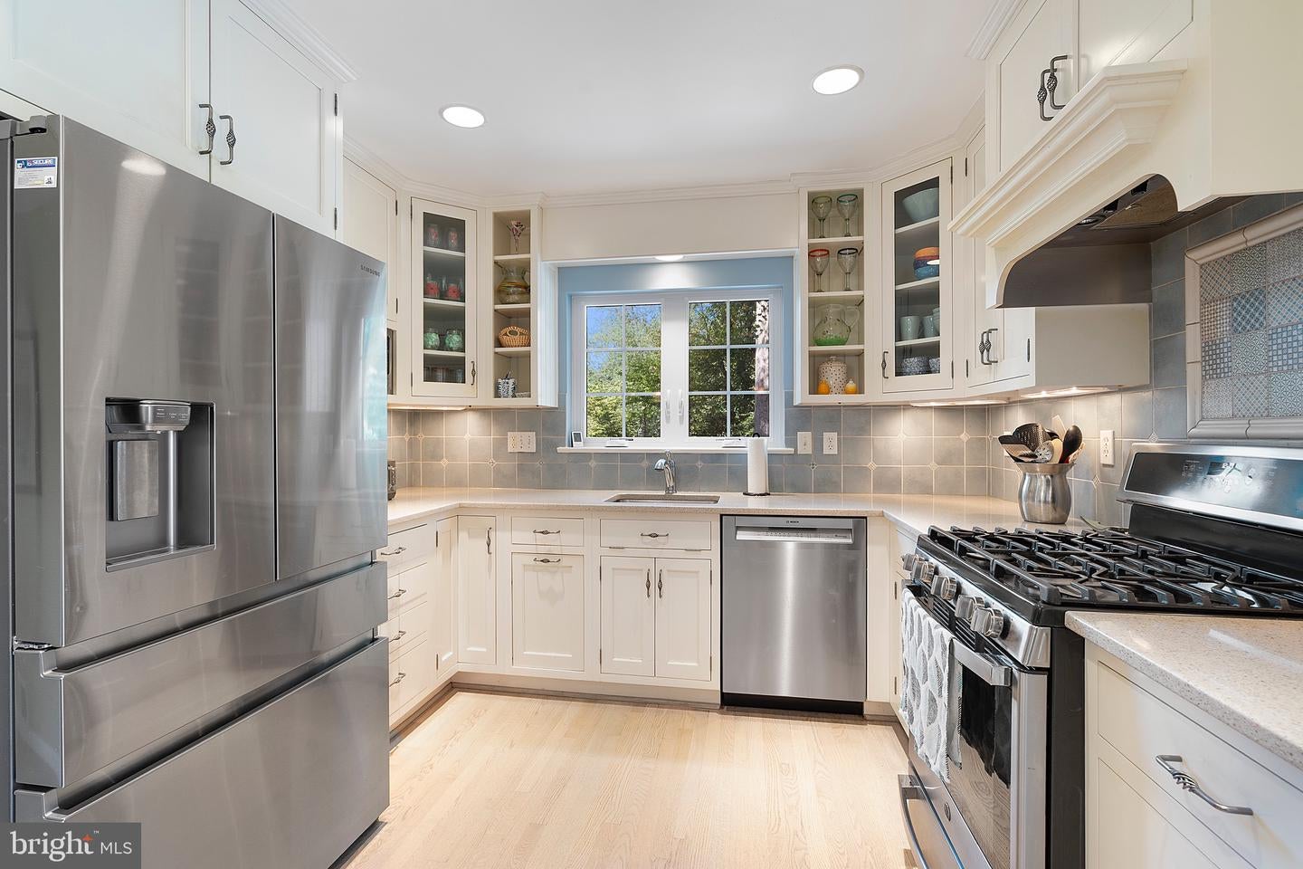 Arlington, Virginia, 22207, United States, 5 Bedrooms Bedrooms, ,4 BathroomsBathrooms,Residential,Active,1943764