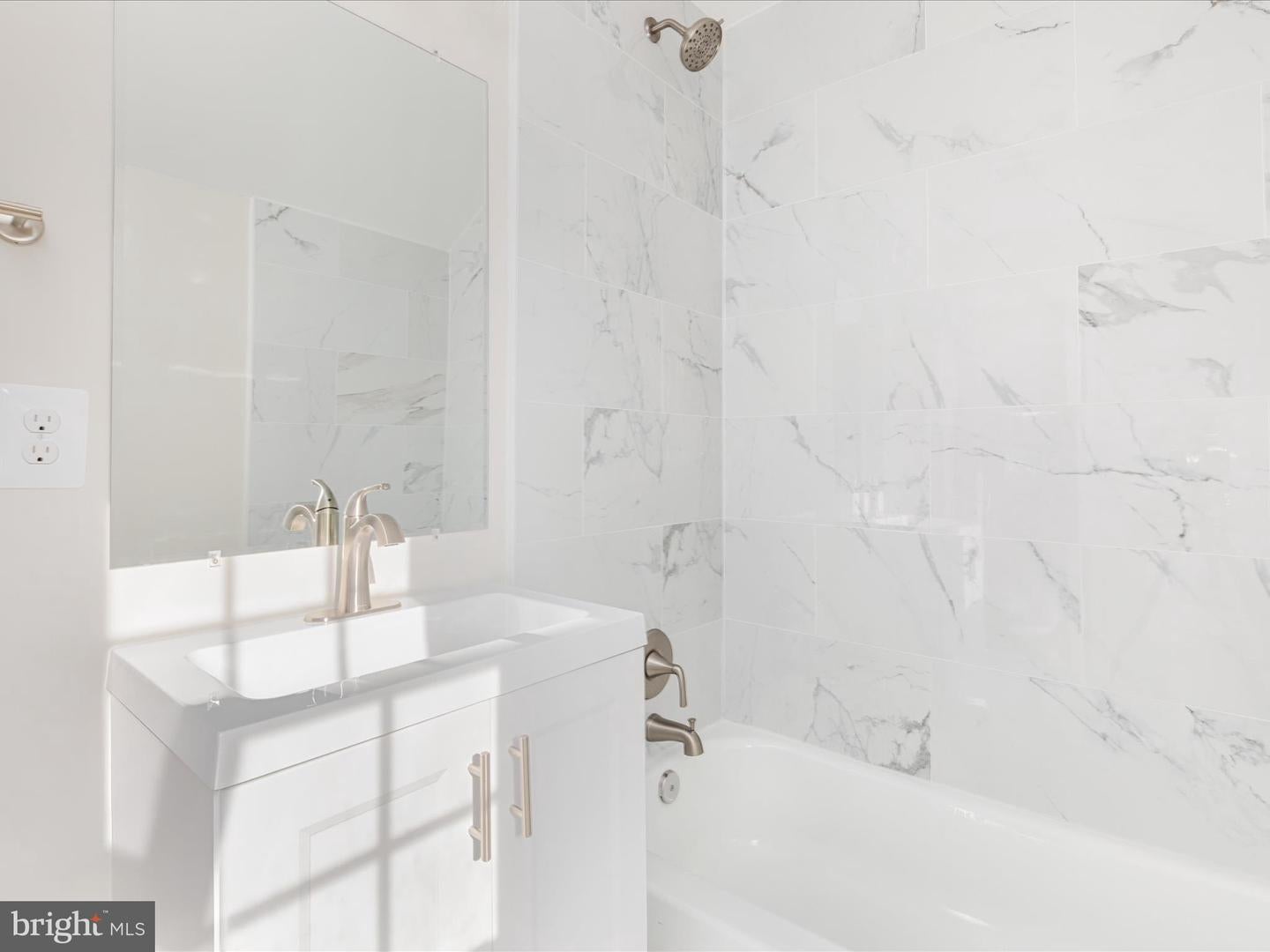 Arlington, Virginia, 22205, United States, 4 Bedrooms Bedrooms, ,4 BathroomsBathrooms,Residential,Active,1936390