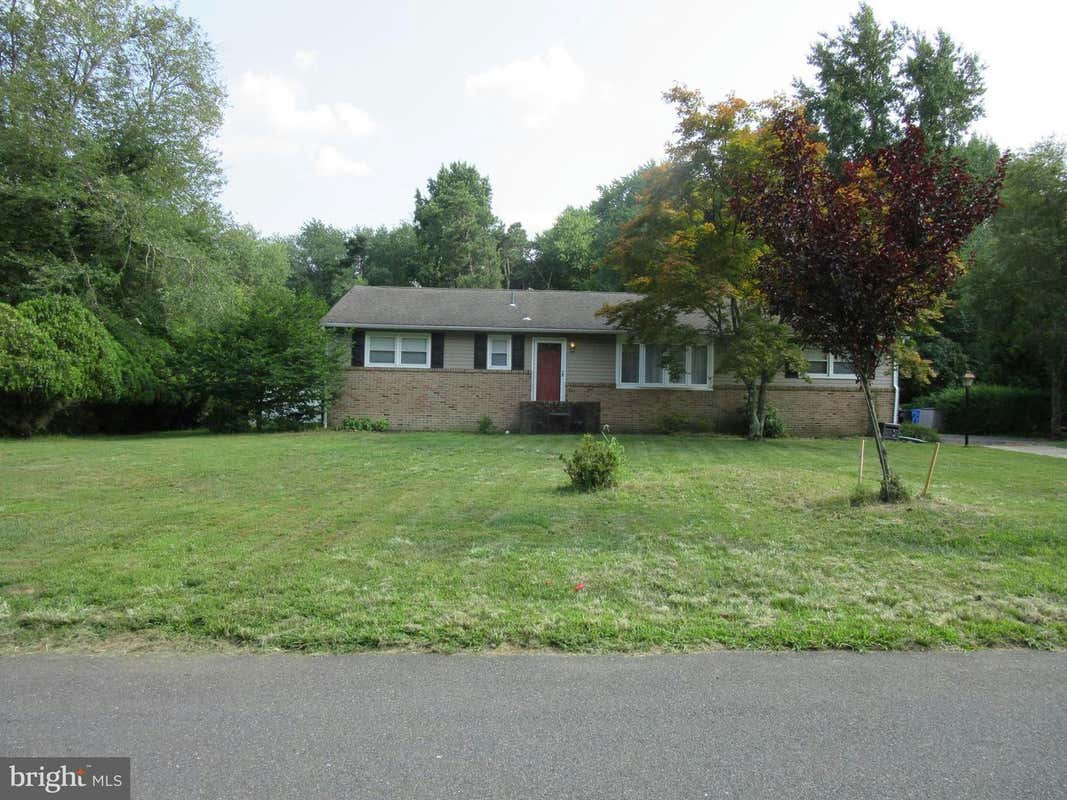 12 PIN OAK TRL, MEDFORD, NJ 08055, photo 1 of 43