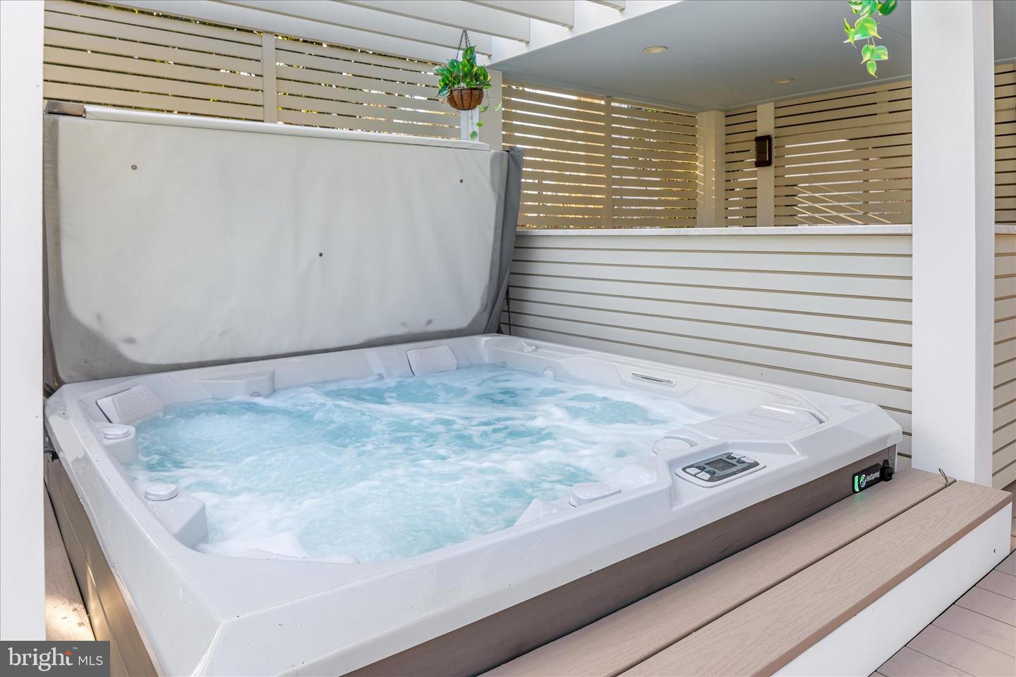 Vienna, Virginia, 22181, United States, 5 Bedrooms Bedrooms, ,4 BathroomsBathrooms,Residential,Active,2010162