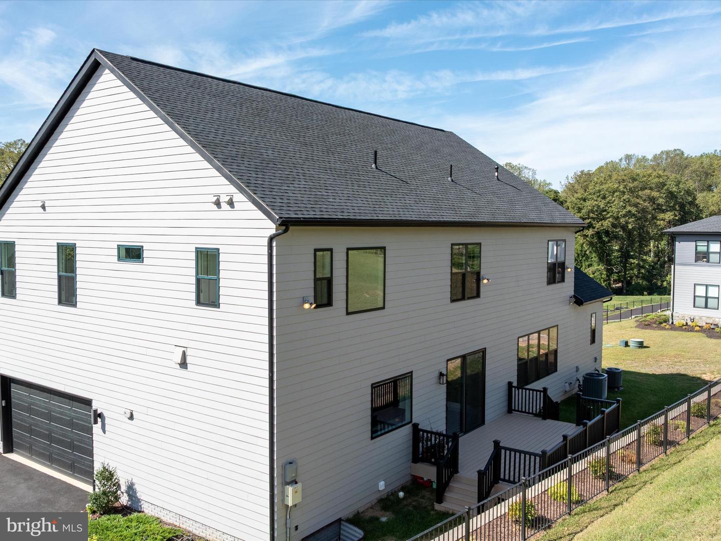 Oakton, Virginia, 22124, United States, 6 Bedrooms Bedrooms, ,6 BathroomsBathrooms,Residential,Active,1960120