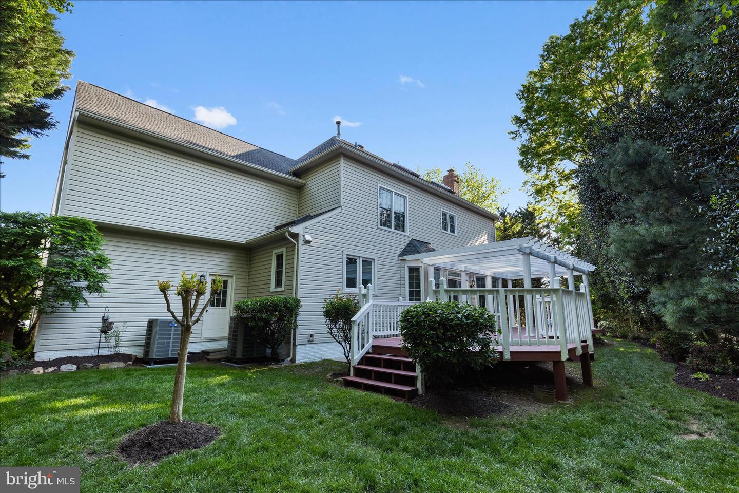 Centreville, Virginia, 20121, United States, 4 Bedrooms Bedrooms, ,3 BathroomsBathrooms,Residential,Contingent,2045785