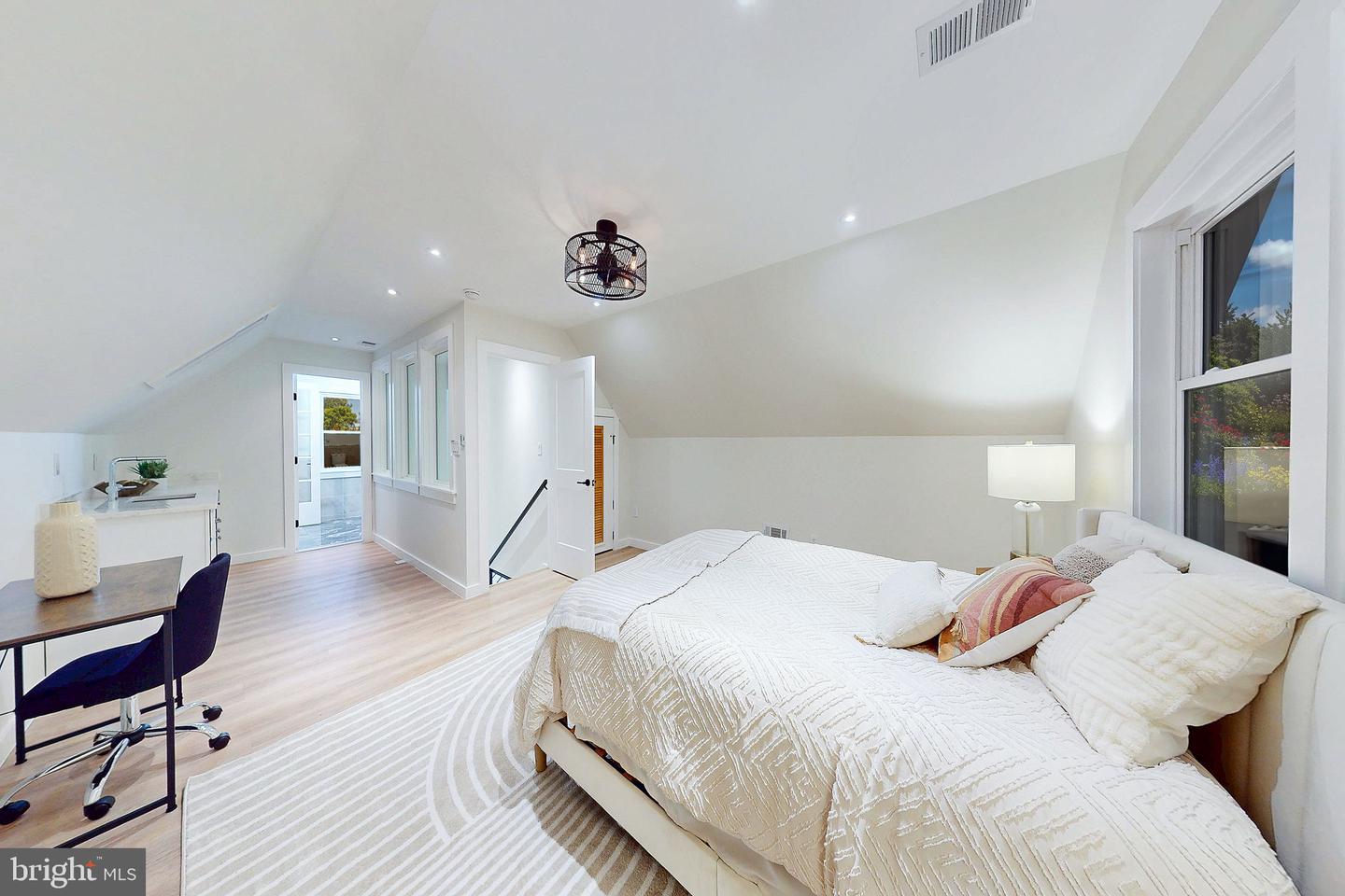 Washington, District Of Columbia, 20018, United States, 6 Bedrooms Bedrooms, ,5 BathroomsBathrooms,Residential,Active,1964489