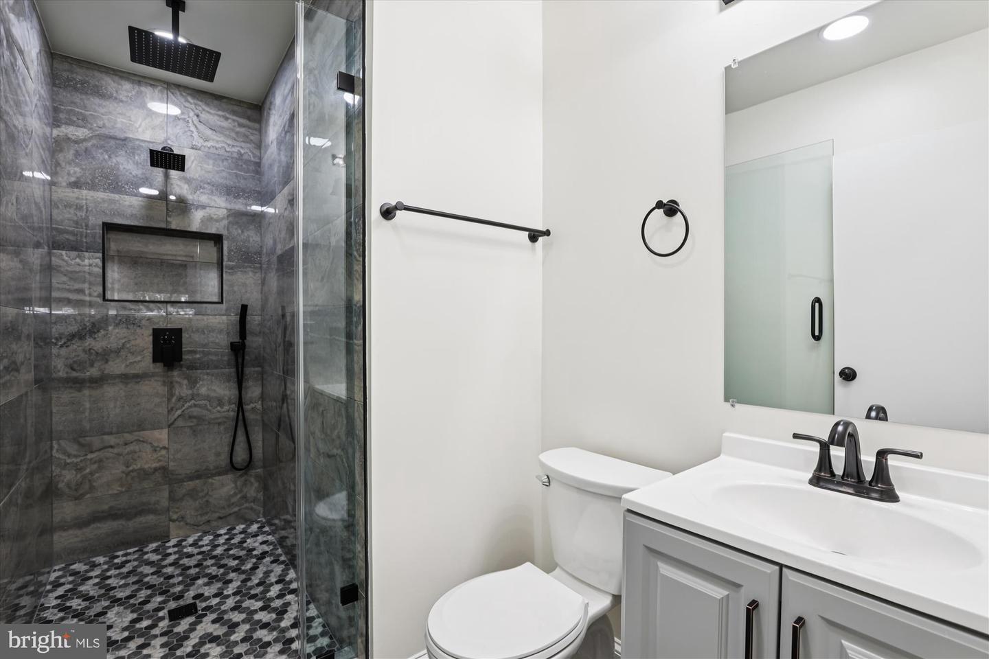 Arlington, Virginia, 22207, United States, 3 Bedrooms Bedrooms, ,3 BathroomsBathrooms,Residential,Active,2012923