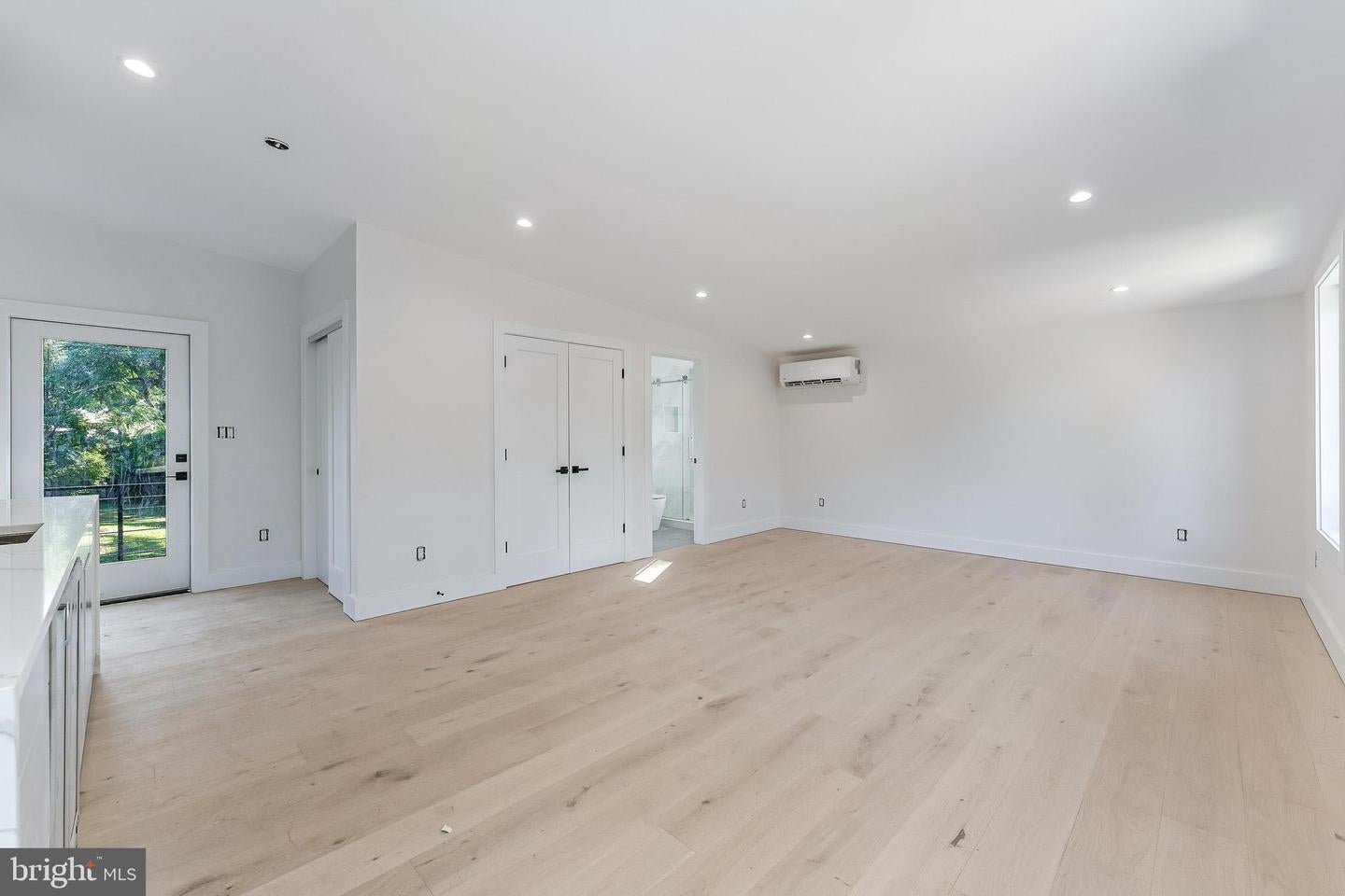 Falls Church, Virginia, 22042, United States, 5 Bedrooms Bedrooms, ,5 BathroomsBathrooms,Residential,Active,1945048