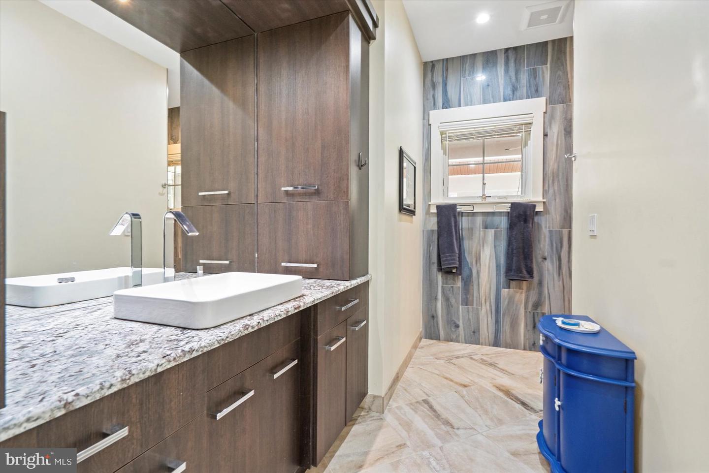 Middle River, Maryland, 21220, United States, 7 Bedrooms Bedrooms, ,7 BathroomsBathrooms,Residential,Active,1969646