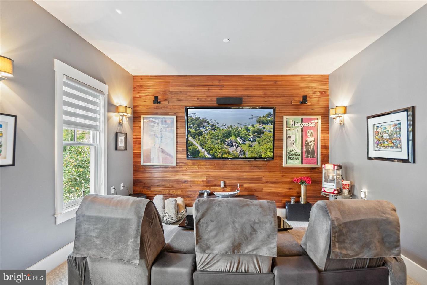 Middle River, Maryland, 21220, United States, 7 Bedrooms Bedrooms, ,7 BathroomsBathrooms,Residential,Active,1969646