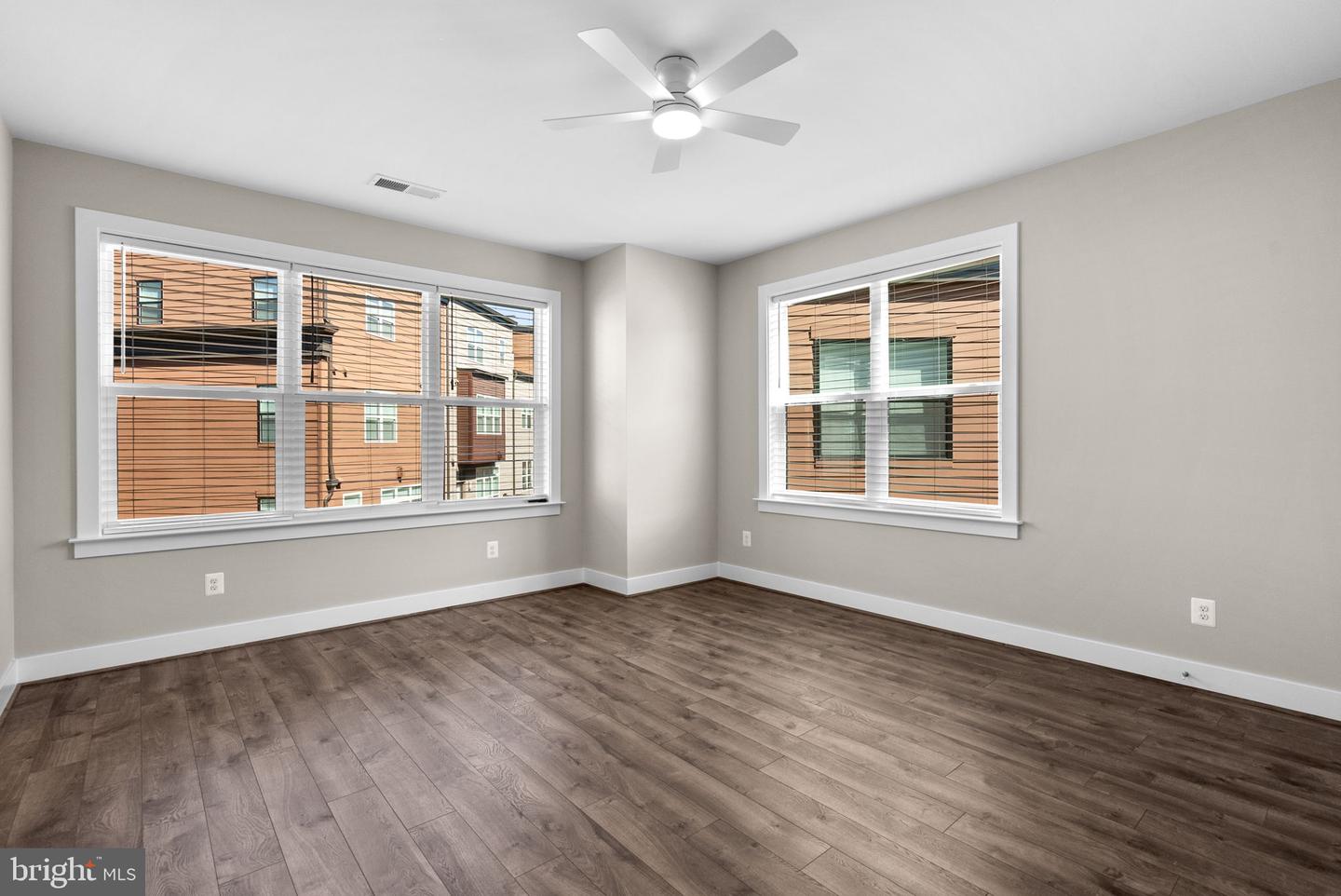 Rockville, Maryland, 20852, United States, 5 Bedrooms Bedrooms, ,5 BathroomsBathrooms,Residential,Active,1954009