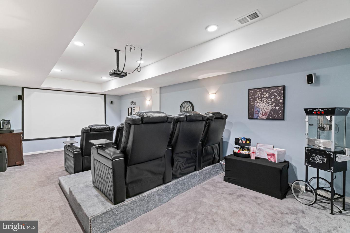 Springfield, Virginia, 22153, United States, 6 Bedrooms Bedrooms, ,6 BathroomsBathrooms,Residential,Active,2044593