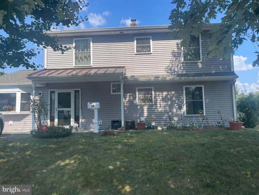 18 HOLLYHOCK LN, LEVITTOWN, PA 19055 - Image 1