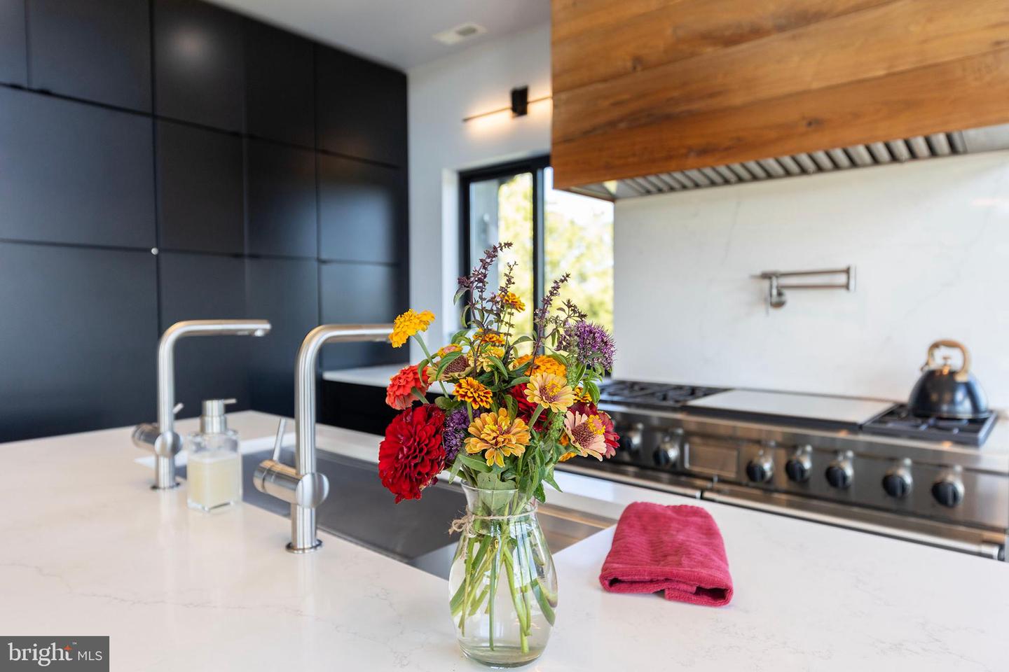 Berryville, Virginia, 22611, United States, 4 Bedrooms Bedrooms, ,4 BathroomsBathrooms,Residential,Active,1945547