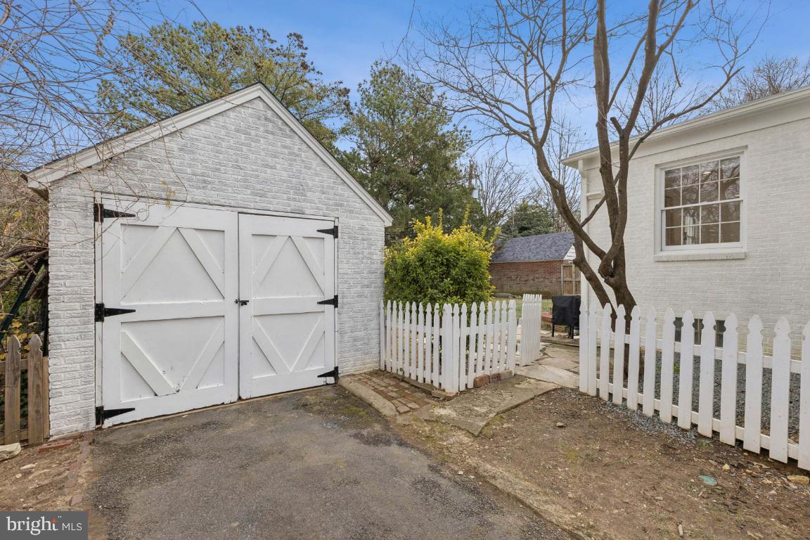 Arlington, Virginia, 22203, United States, 3 Bedrooms Bedrooms, ,3 BathroomsBathrooms,Residential,Active,2007962