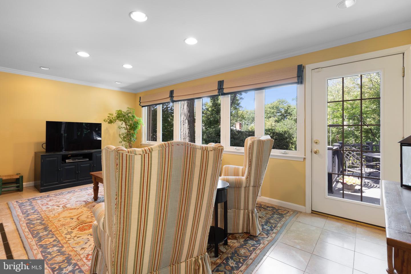 Arlington, Virginia, 22207, United States, 5 Bedrooms Bedrooms, ,4 BathroomsBathrooms,Residential,Active,1943764