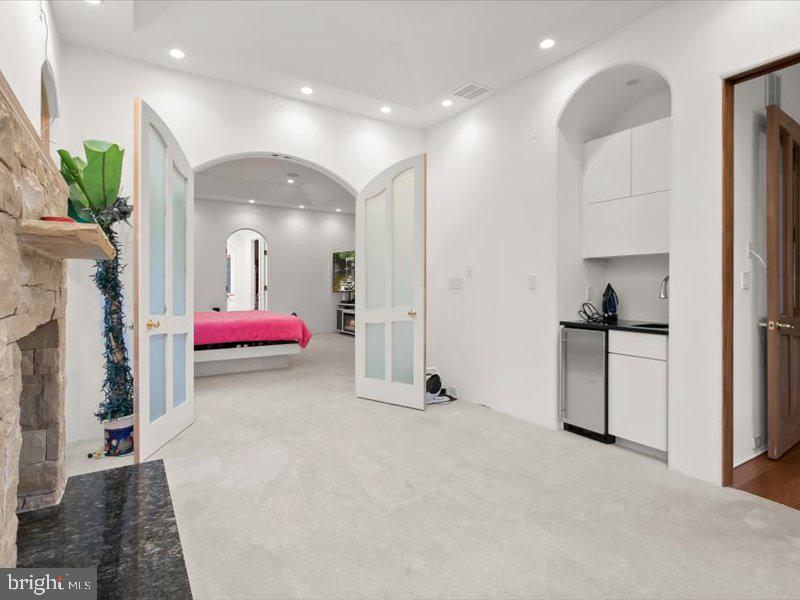 Potomac, Maryland, 20854, United States, 6 Bedrooms Bedrooms, ,7 BathroomsBathrooms,Residential,Active,1927645