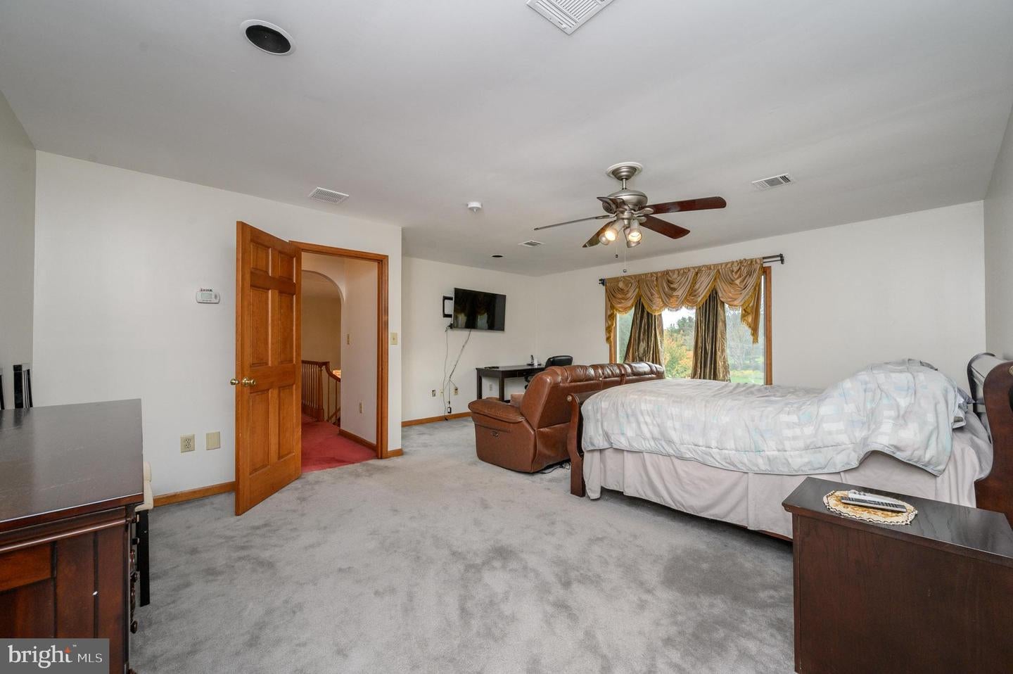 Monmouth Junction, New Jersey, 08852, United States, 5 Bedrooms Bedrooms, ,5 BathroomsBathrooms,Residential,Active,1987239