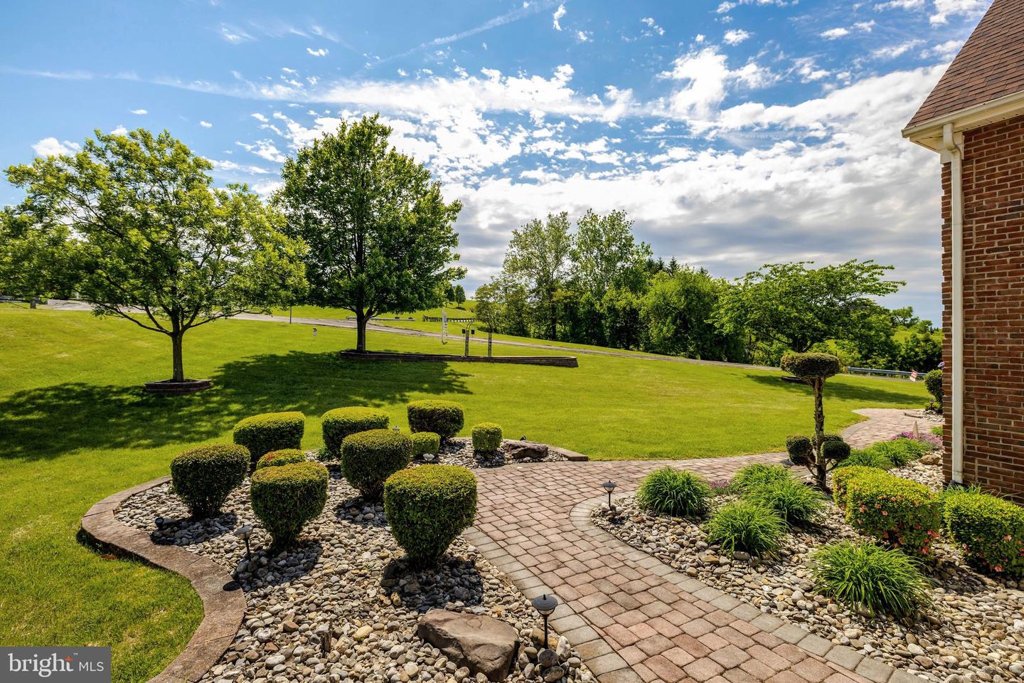 Leesburg, Virginia, 20175, United States, 5 Bedrooms Bedrooms, ,5 BathroomsBathrooms,Residential,Active,2021689