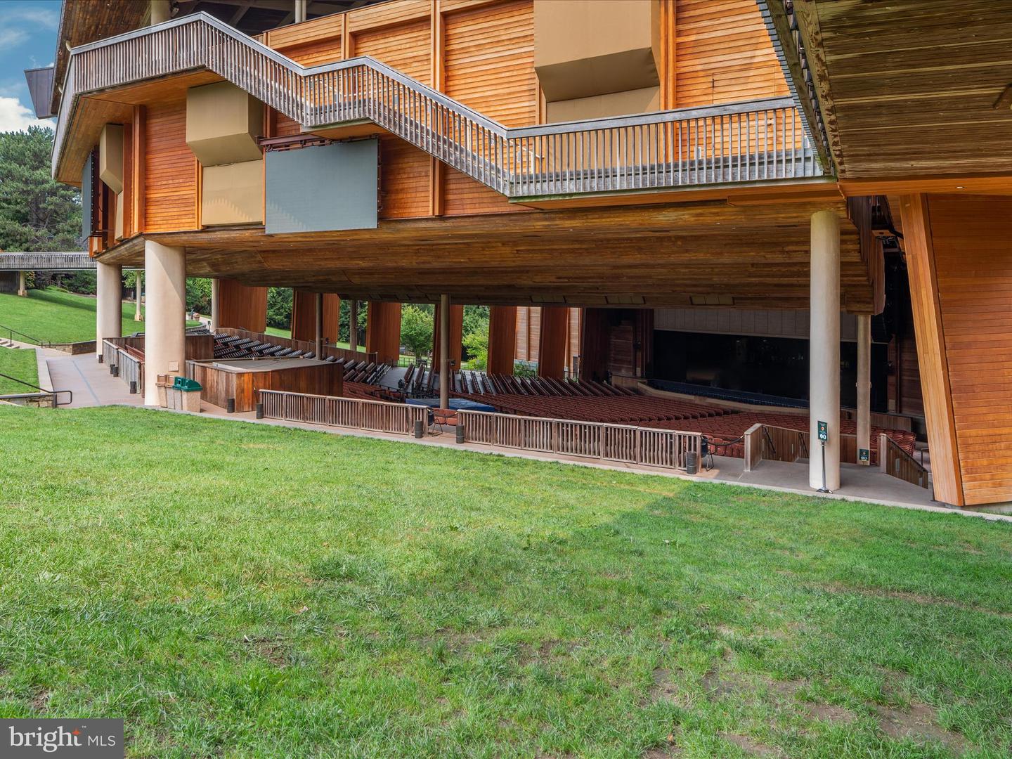 Oakton, Virginia, 22124, United States, 6 Bedrooms Bedrooms, ,6 BathroomsBathrooms,Residential,Active,1960120