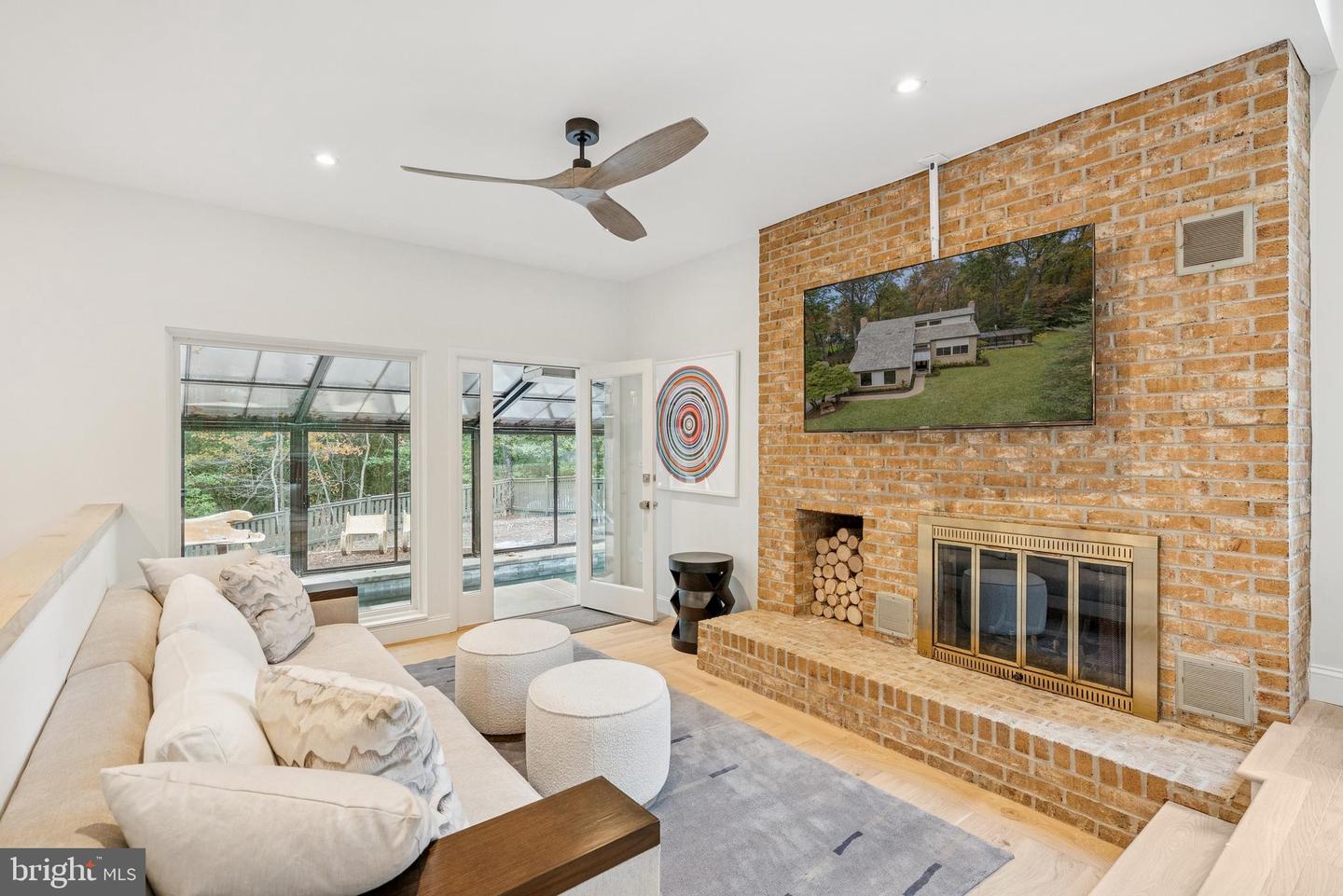 Oakton, Virginia, 22124, United States, 4 Bedrooms Bedrooms, ,4 BathroomsBathrooms,Residential,Active,1971783