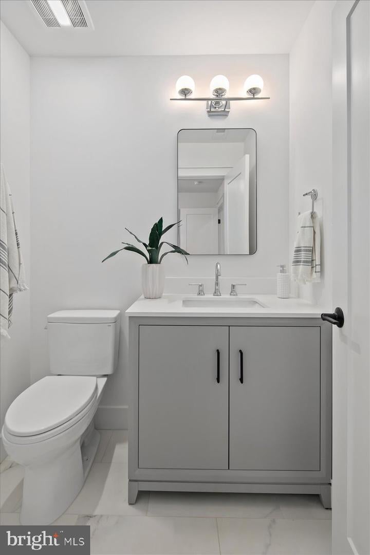 Arlington, Virginia, 22201, United States, 4 Bedrooms Bedrooms, ,5 BathroomsBathrooms,Residential,Active,2011879