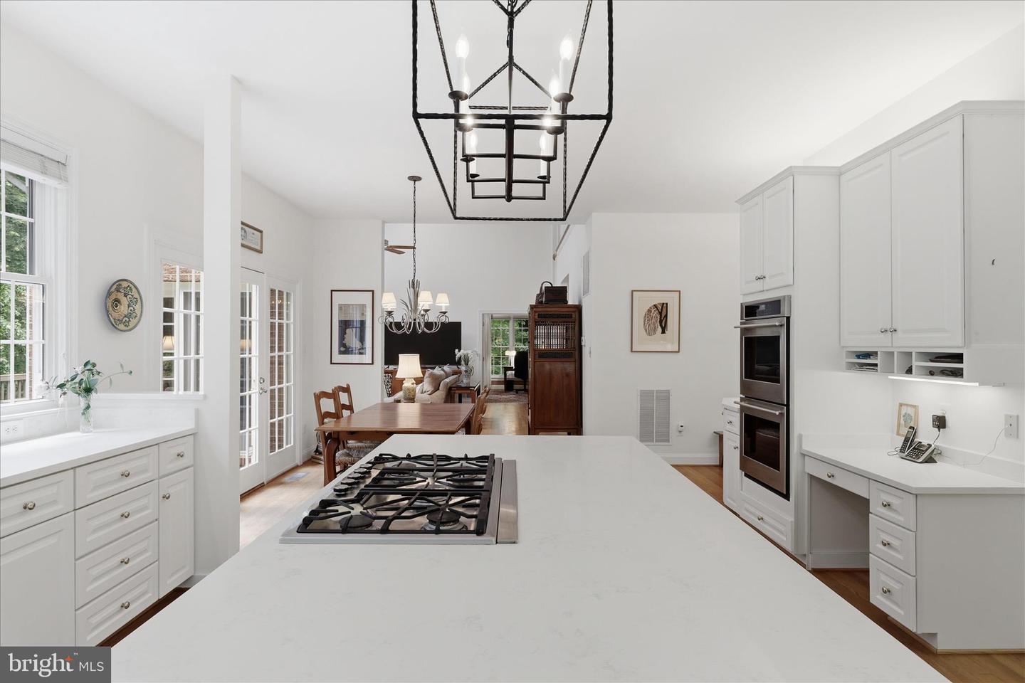 Oakton, Virginia, 22124, United States, 5 Bedrooms Bedrooms, ,5 BathroomsBathrooms,Residential,Pending,2045766