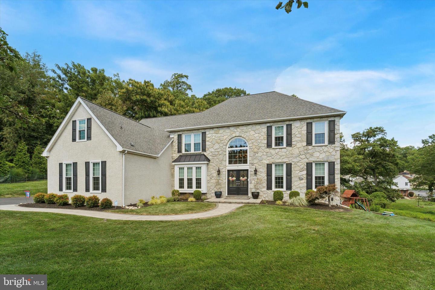Broomall, Pennsylvania, 19008, United States, 4 Bedrooms Bedrooms, ,3 BathroomsBathrooms,Residential,Active,1934780