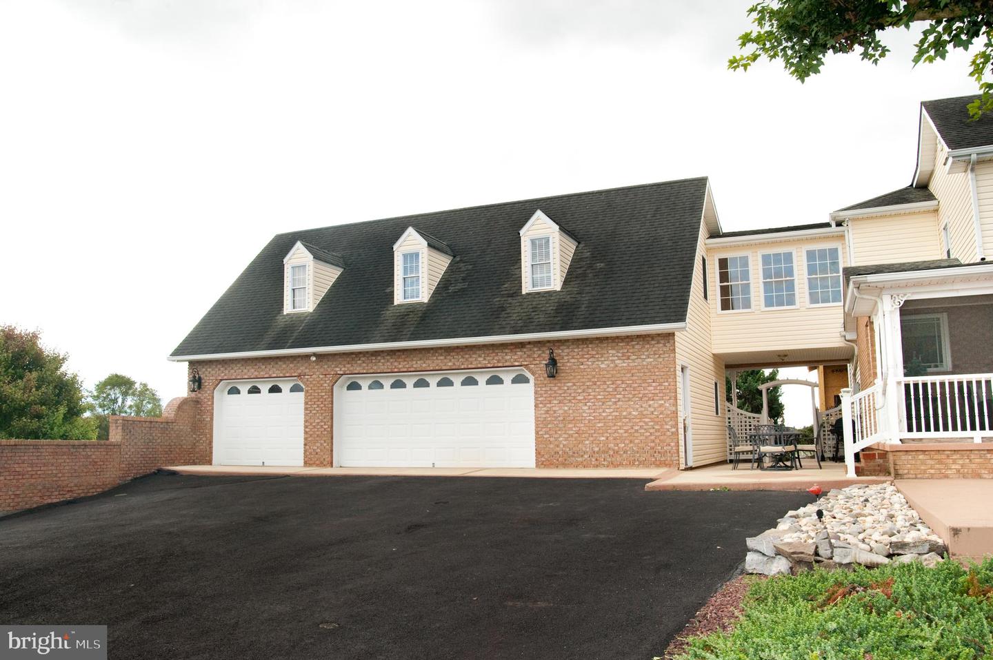 Martinsburg, West Virginia, 25404, United States, 5 Bedrooms Bedrooms, ,3 BathroomsBathrooms,Residential,Active,1936417
