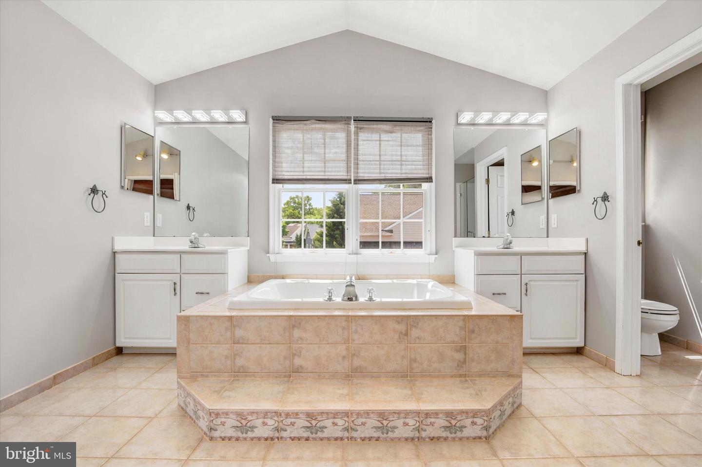Doylestown, Pennsylvania, 18902, United States, 5 Bedrooms Bedrooms, ,5 BathroomsBathrooms,Residential,Active,2051955