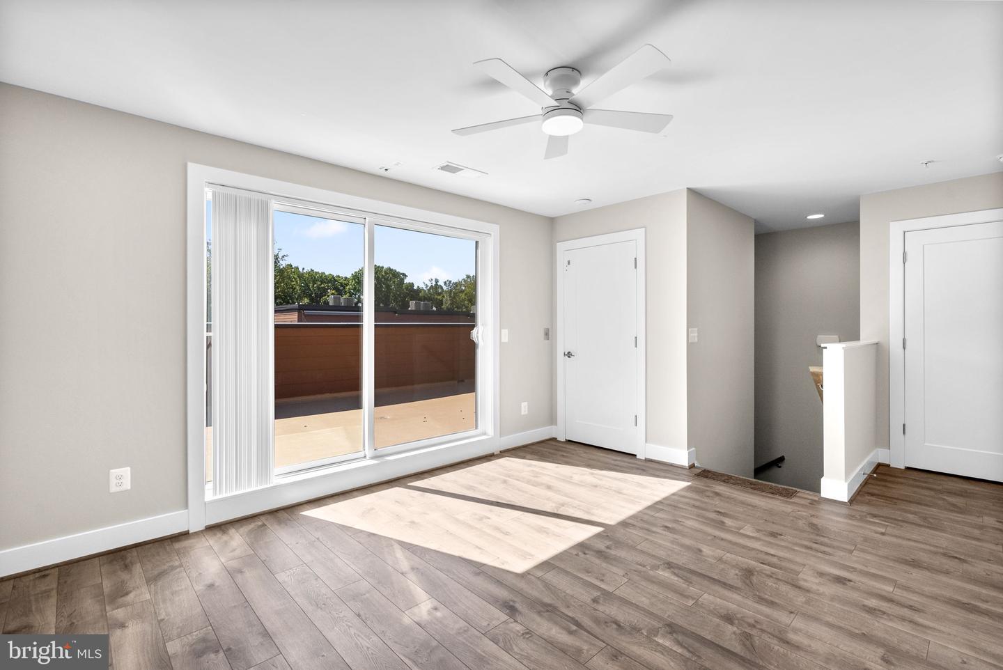 Rockville, Maryland, 20852, United States, 5 Bedrooms Bedrooms, ,5 BathroomsBathrooms,Residential,Active,1954009