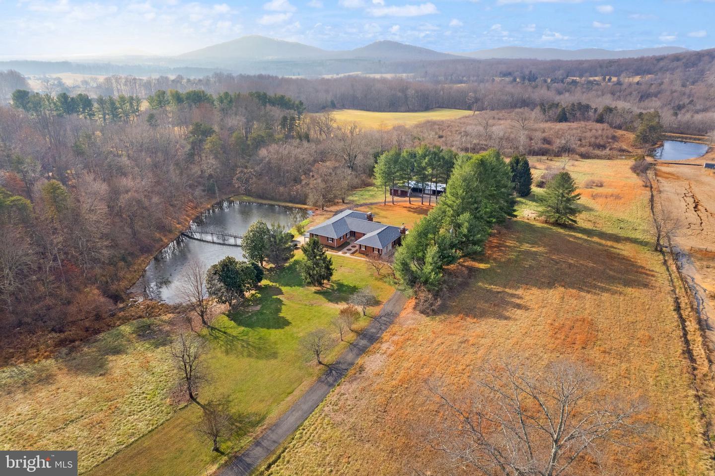 Amissville, Virginia, 20106, United States, 7 Bedrooms Bedrooms, ,4 BathroomsBathrooms,Residential,Active,1849572