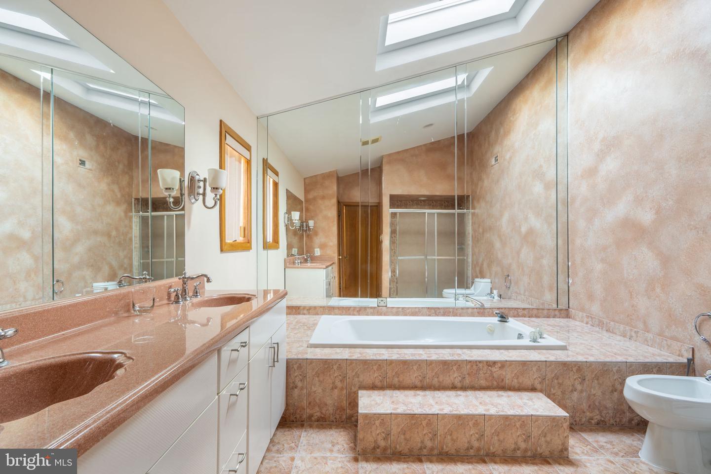 Huntingdon Valley, Pennsylvania, 19006, United States, 5 Bedrooms Bedrooms, ,3 BathroomsBathrooms,Residential,Active,2007964