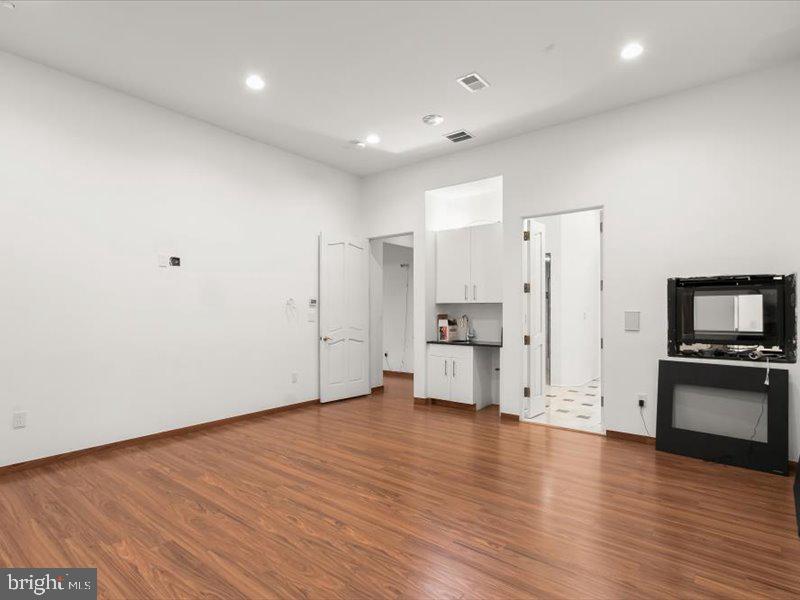 Potomac, Maryland, 20854, United States, 6 Bedrooms Bedrooms, ,7 BathroomsBathrooms,Residential,Active,1927645