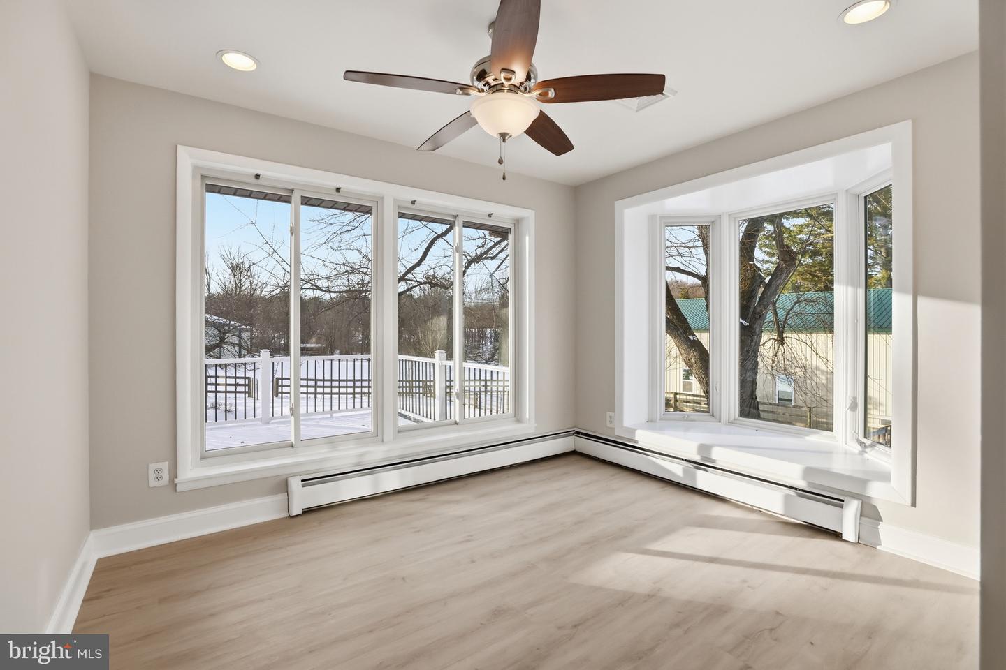 Clarksburg, Maryland, 20871, United States, 5 Bedrooms Bedrooms, ,3 BathroomsBathrooms,Residential,Active,1996277