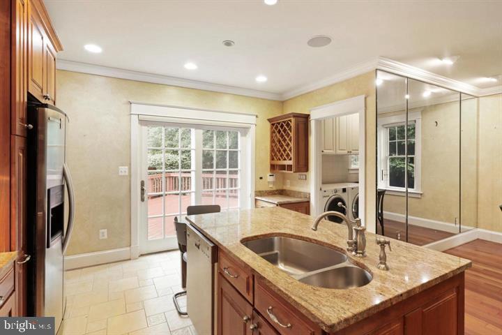 Mclean, Virginia, 22101, United States, 3 Bedrooms Bedrooms, ,3 BathroomsBathrooms,Residential,Active,1922333
