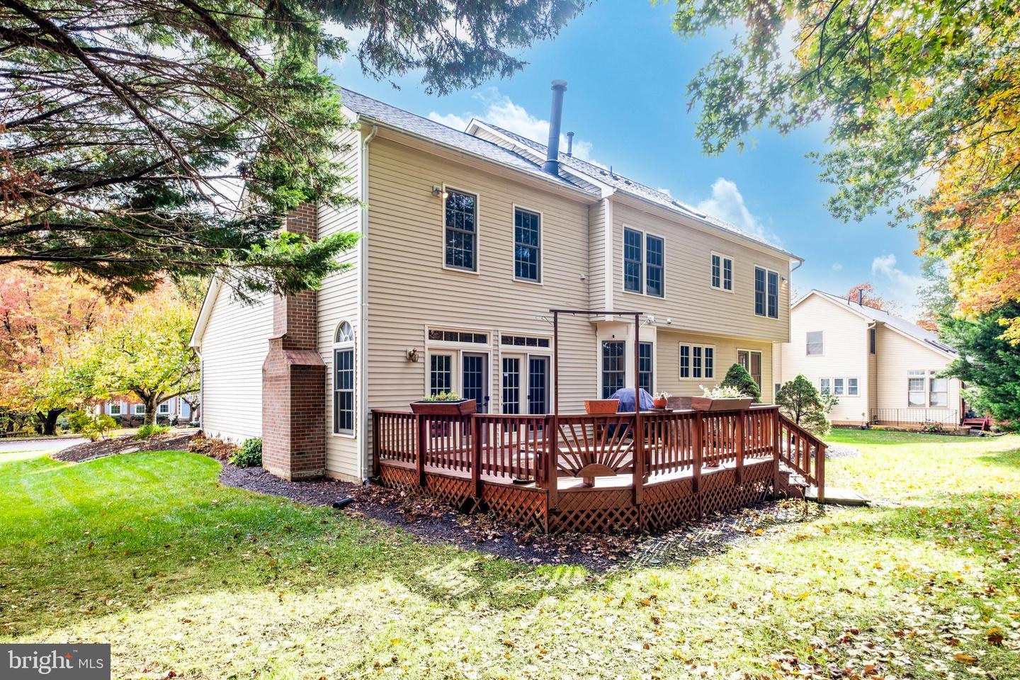 Fairfax Station, Virginia, 22039, United States, 4 Bedrooms Bedrooms, ,4 BathroomsBathrooms,Residential,Active,1988427