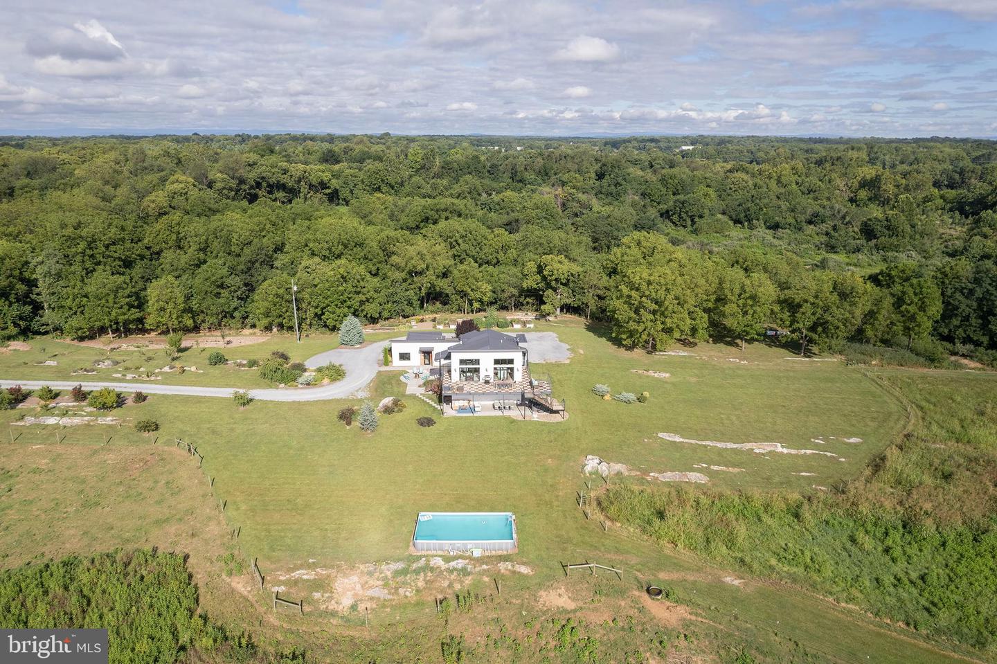 Berryville, Virginia, 22611, United States, 4 Bedrooms Bedrooms, ,4 BathroomsBathrooms,Residential,Active,1945547