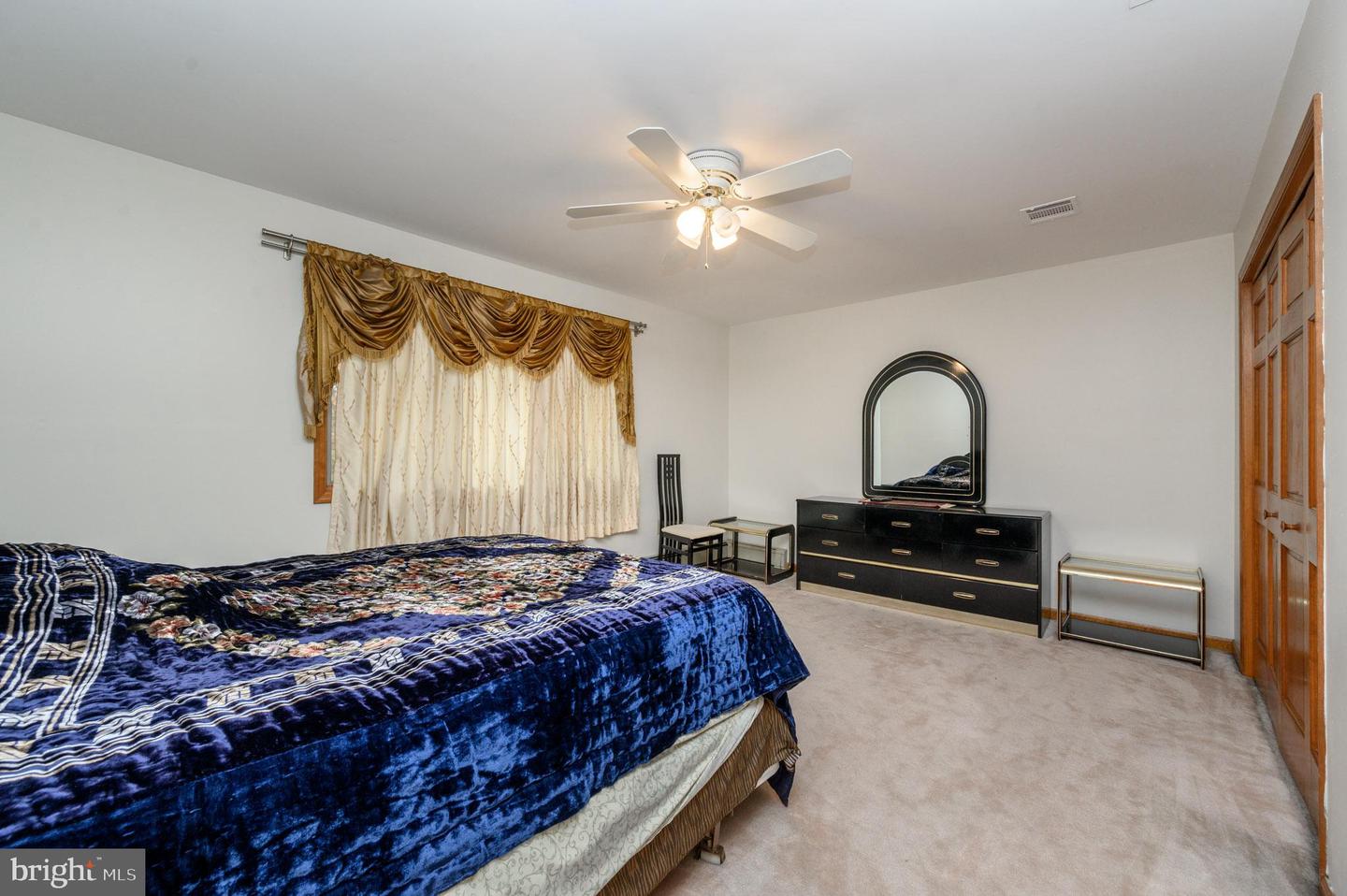 Monmouth Junction, New Jersey, 08852, United States, 5 Bedrooms Bedrooms, ,5 BathroomsBathrooms,Residential,Active,1987239