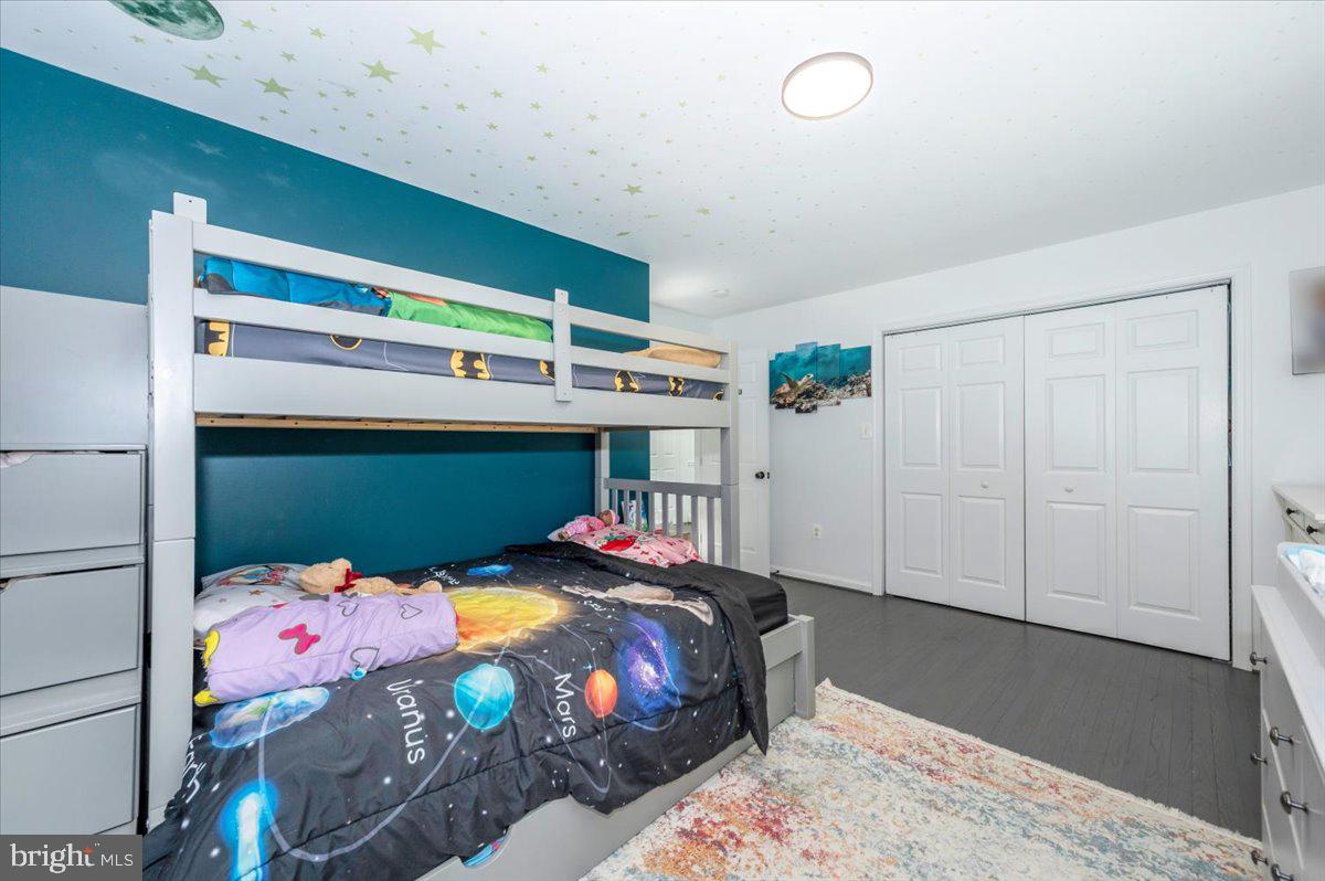 Fairfax, Virginia, 22030, United States, 5 Bedrooms Bedrooms, ,4 BathroomsBathrooms,Residential,Active,1892608