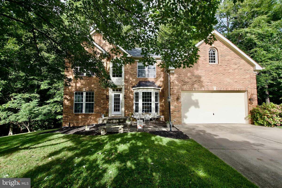 3964 TRIAD CT, WOODBRIDGE, VA 22192, photo 1 of 48