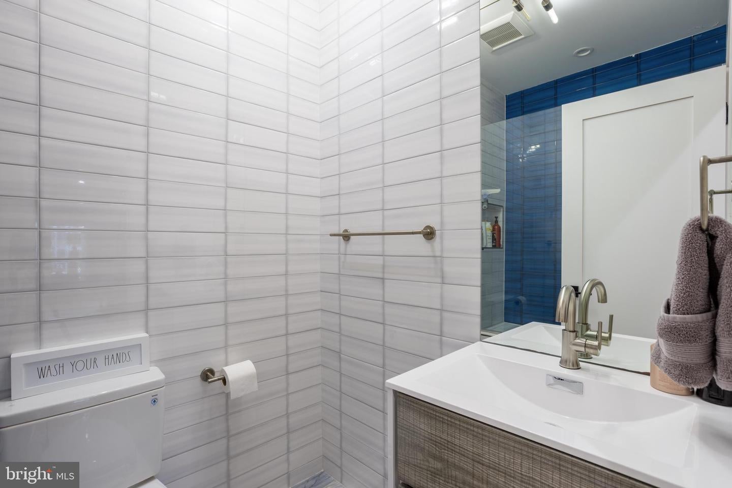 Pikesville, Maryland, 21208, United States, 6 Bedrooms Bedrooms, ,5 BathroomsBathrooms,Residential,Active,2010580