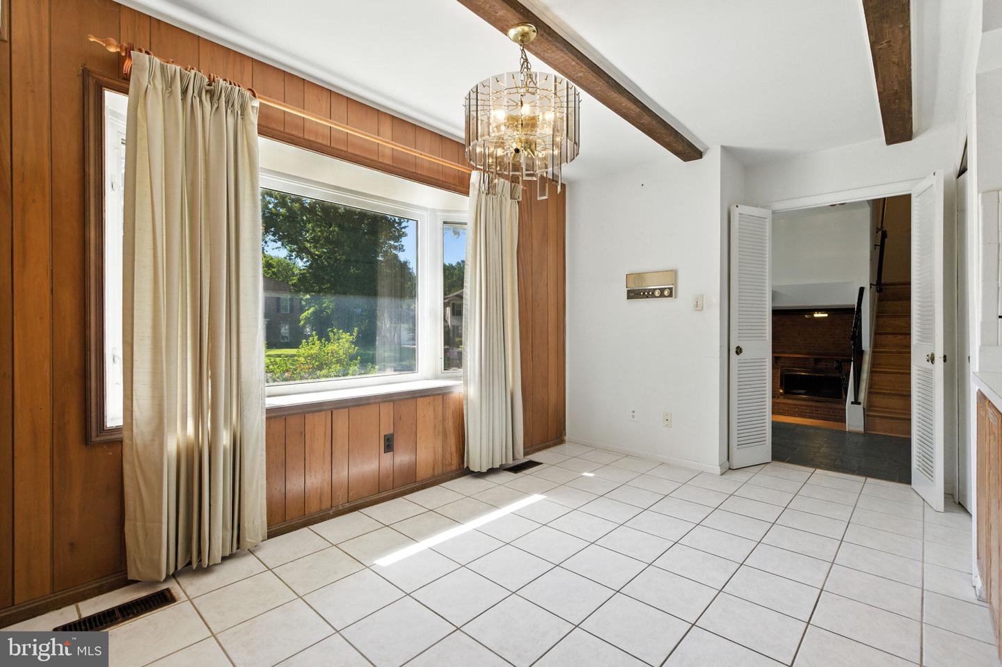 Mclean, Virginia, 22101, United States, 5 Bedrooms Bedrooms, ,3 BathroomsBathrooms,Residential,Active,1929396