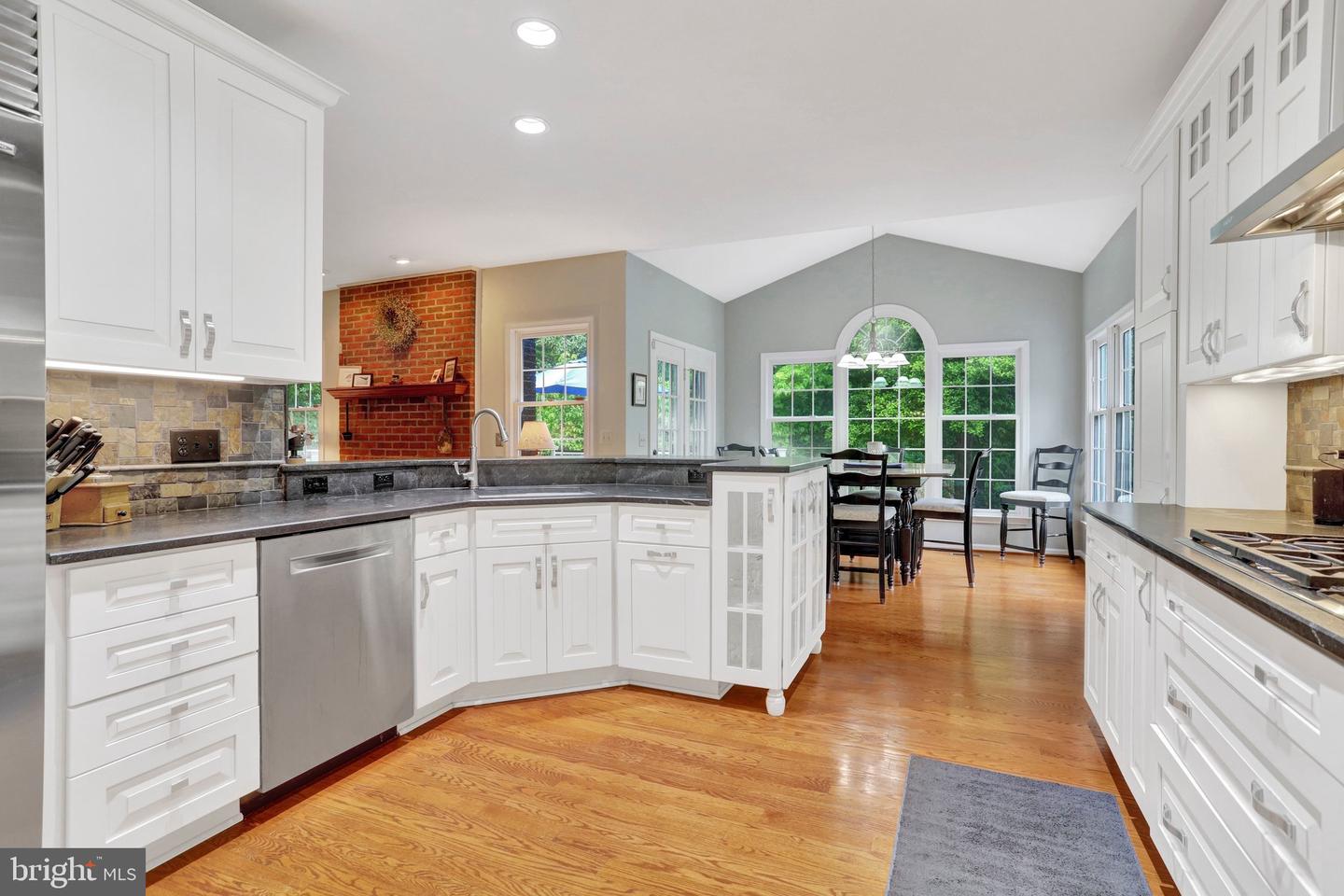 Lorton, Virginia, 22079, United States, 4 Bedrooms Bedrooms, ,4 BathroomsBathrooms,Residential,Active,2045767