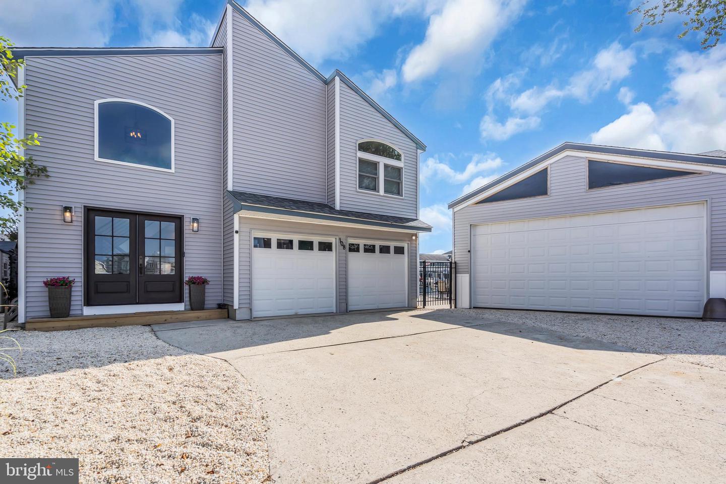 Manahawkin, New Jersey, 08050, United States, 4 Bedrooms Bedrooms, ,2 BathroomsBathrooms,Residential,Active,1919073