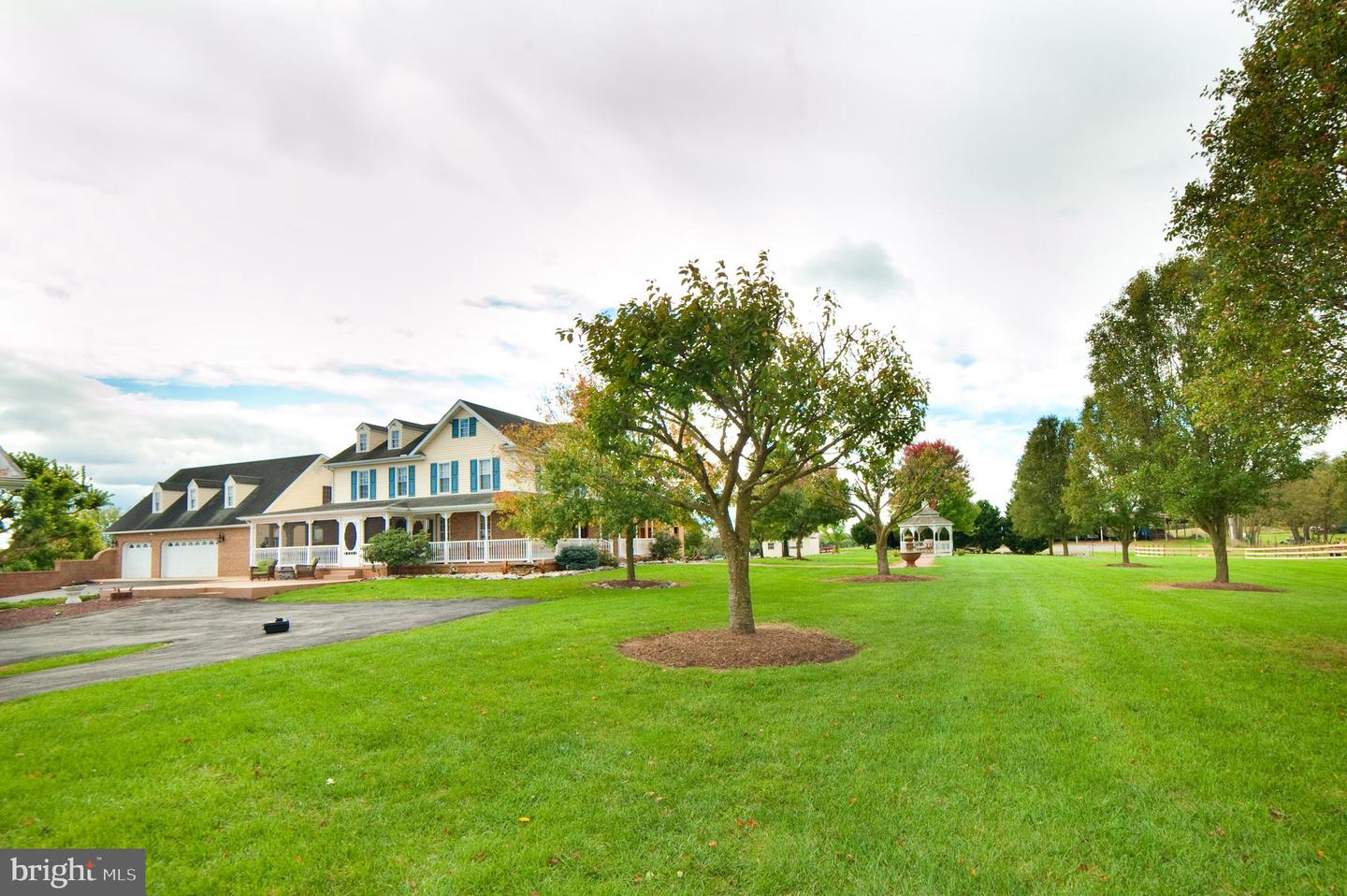 Martinsburg, West Virginia, 25404, United States, 5 Bedrooms Bedrooms, ,3 BathroomsBathrooms,Residential,Active,1936417