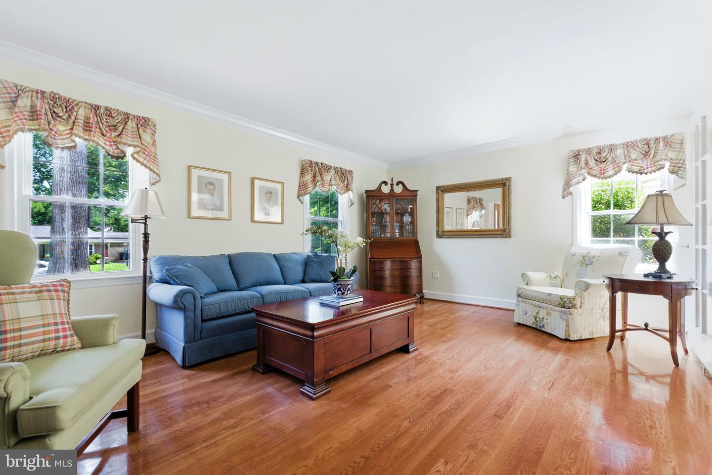 Annandale, Virginia, 22003, United States, 4 Bedrooms Bedrooms, ,4 BathroomsBathrooms,Residential,Active,1900183