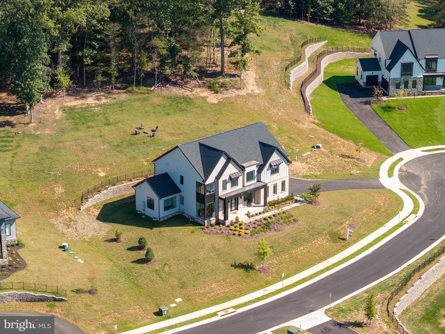 Oakton, Virginia, 22124, United States, 6 Bedrooms Bedrooms, ,6 BathroomsBathrooms,Residential,Active,1960120