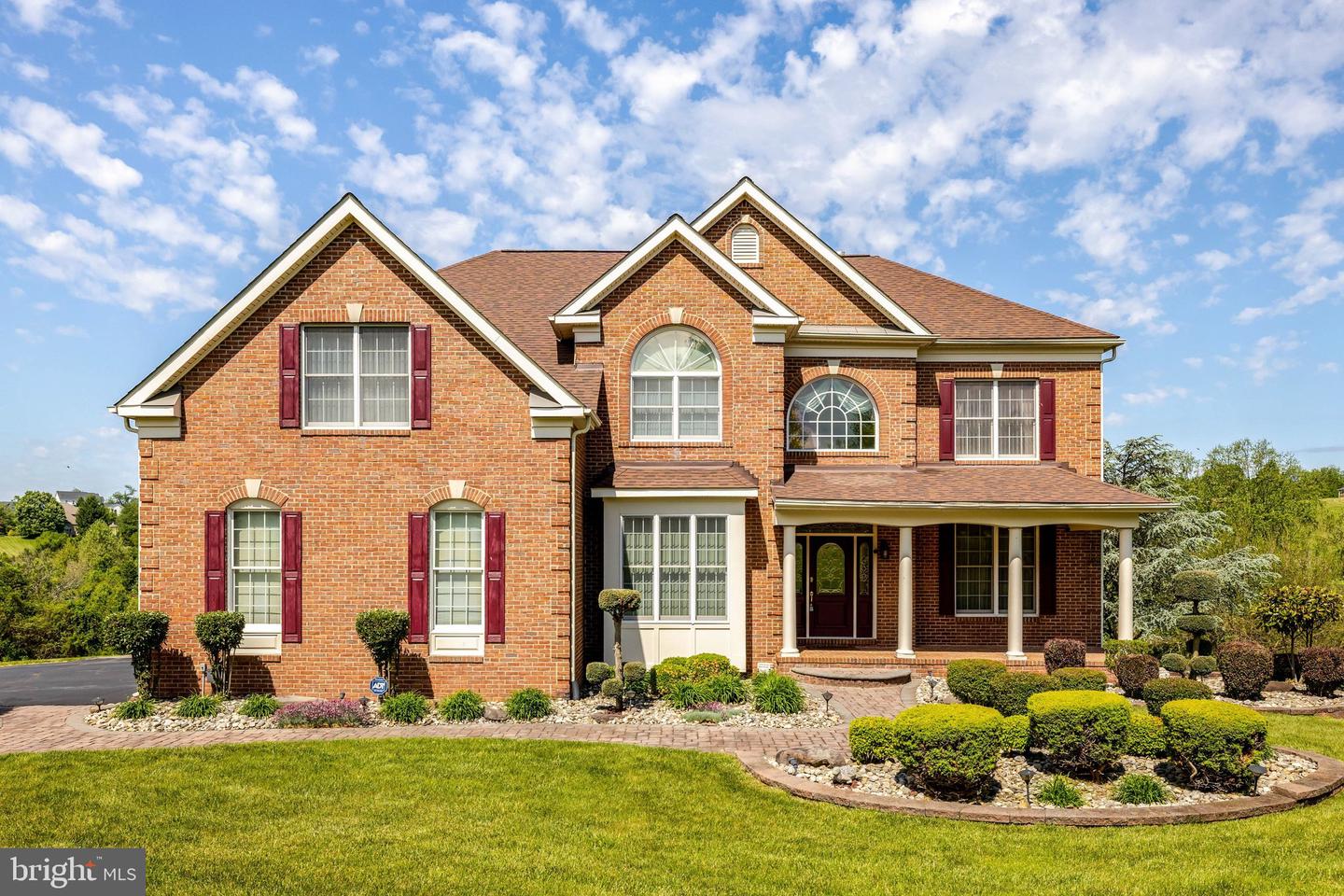 Leesburg, Virginia, 20175, United States, 5 Bedrooms Bedrooms, ,5 BathroomsBathrooms,Residential,Active,2021689
