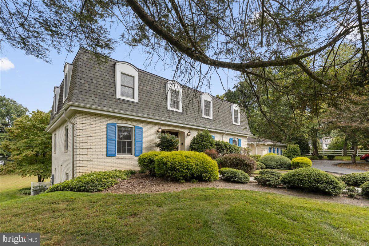 Great Falls, Virginia, 22066, United States, 5 Bedrooms Bedrooms, ,3 BathroomsBathrooms,Residential,Active,1941376